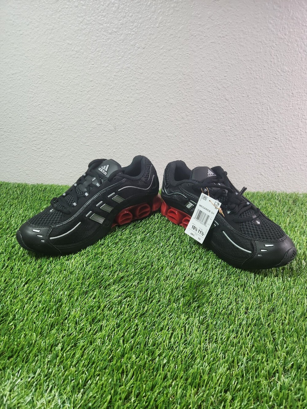 Mens Size 10.5 Adidas Sneakers Originals Megaride 01 Black Better Scarlet JH7925 - Picture 5 of 8
